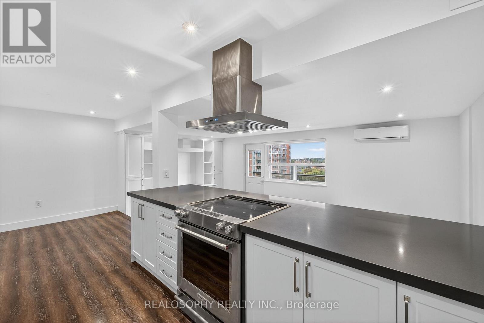 905 - 15 Elizabeth Street N, Mississauga, Ontario  L5G 2Z3 - Photo 18 - W12483786