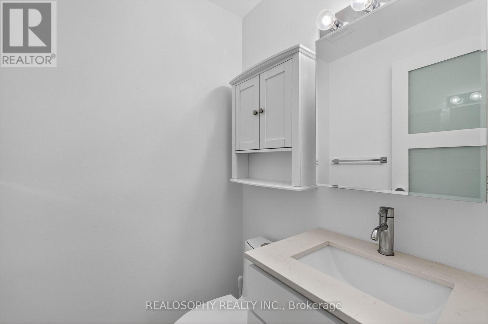 905 - 15 Elizabeth Street N, Mississauga, Ontario  L5G 2Z3 - Photo 32 - W12483786