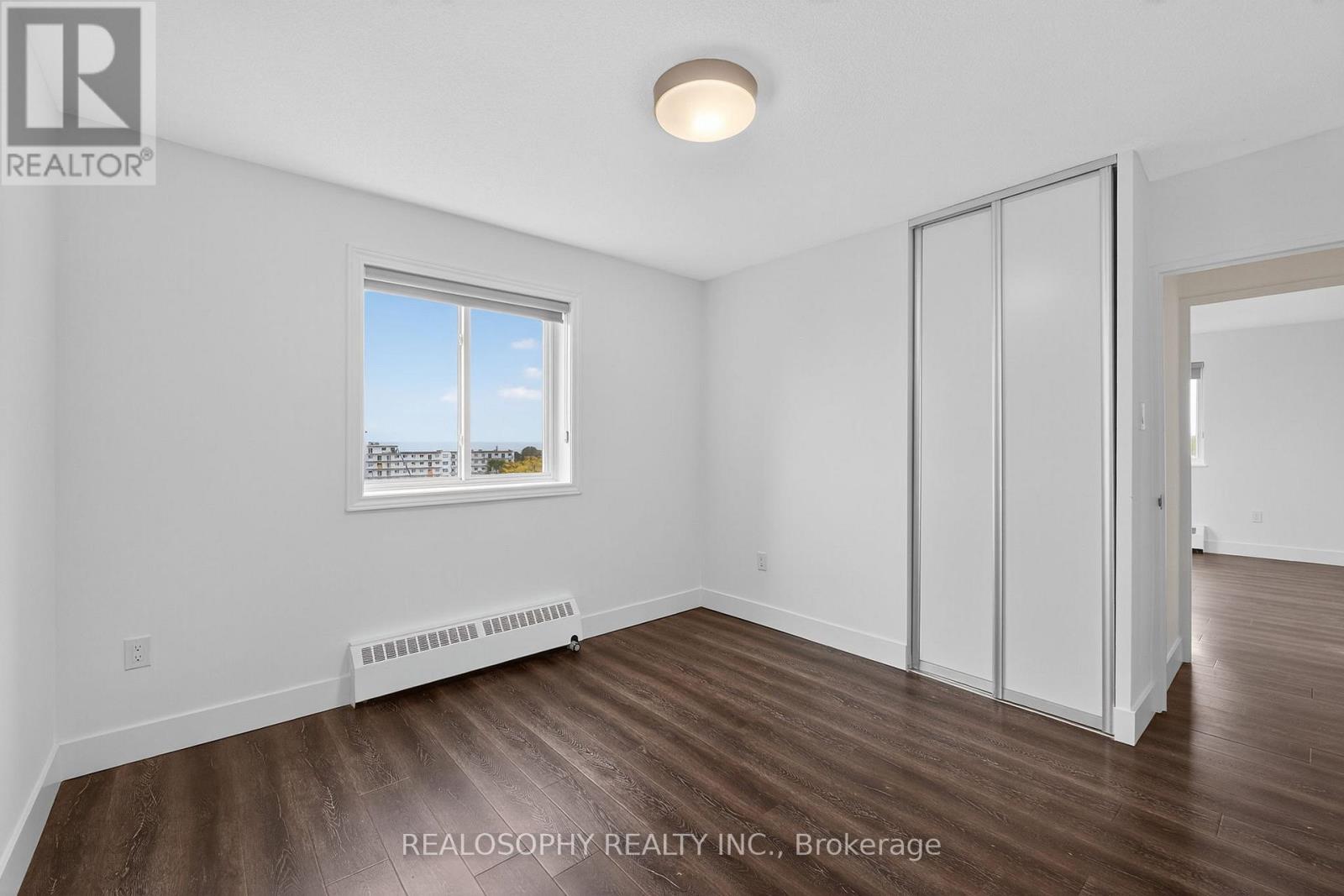 905 - 15 Elizabeth Street N, Mississauga, Ontario  L5G 2Z3 - Photo 38 - W12483786