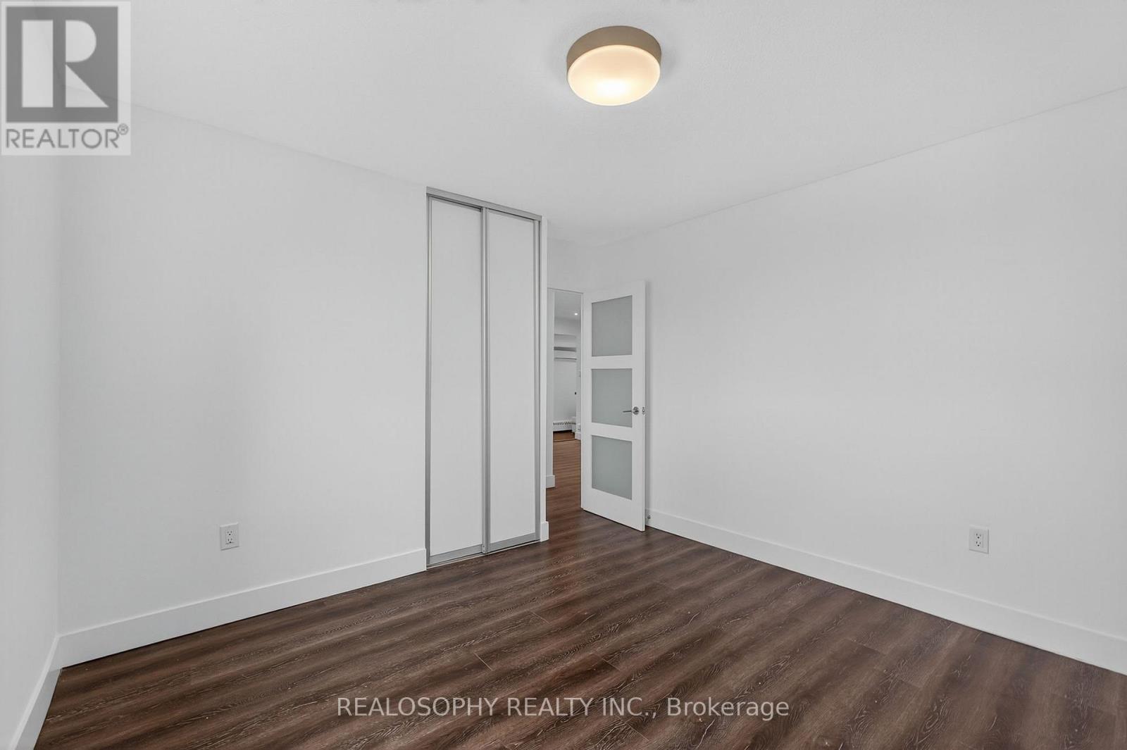 905 - 15 Elizabeth Street N, Mississauga, Ontario  L5G 2Z3 - Photo 39 - W12483786