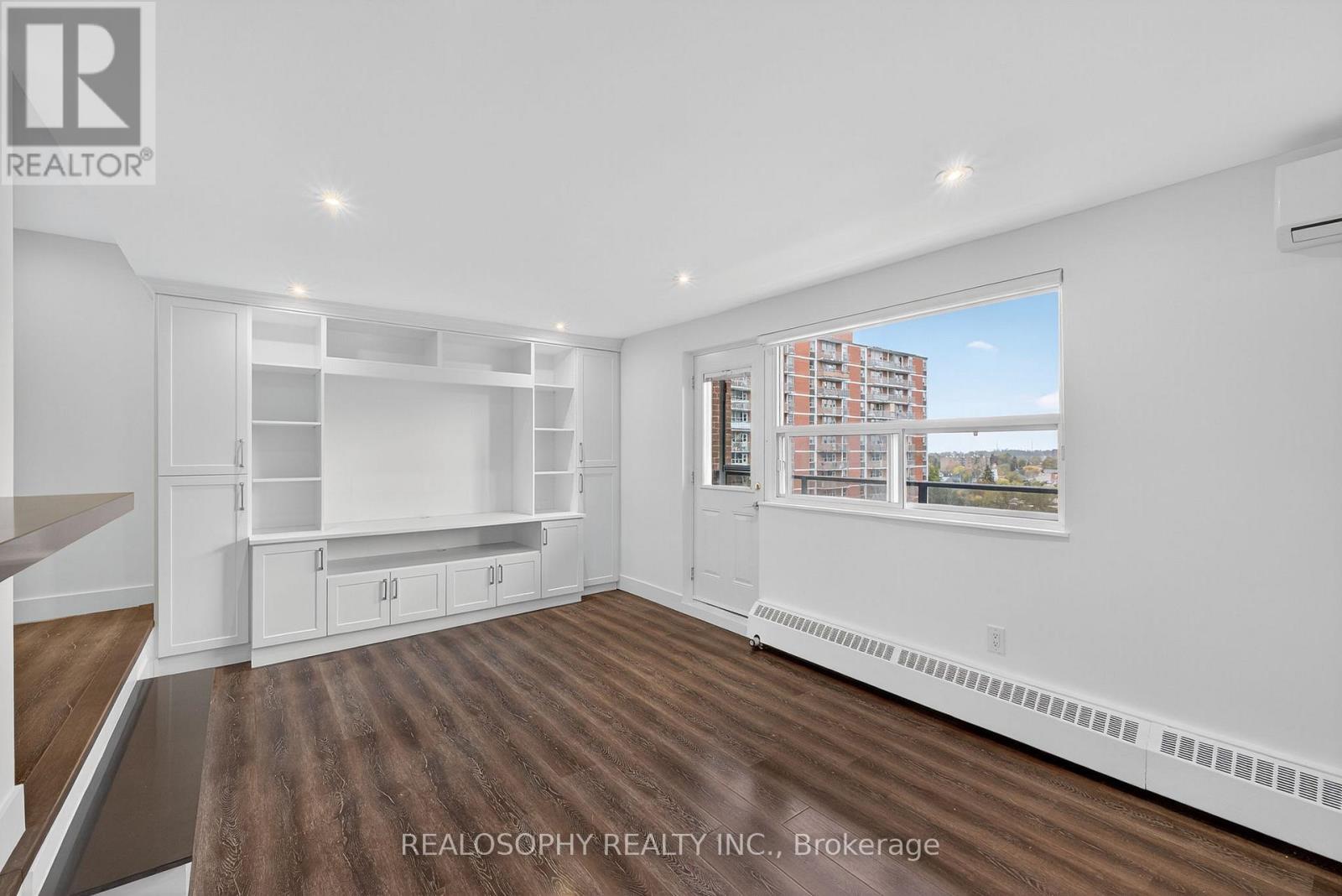 905 - 15 Elizabeth Street N, Mississauga, Ontario  L5G 2Z3 - Photo 6 - W12483786