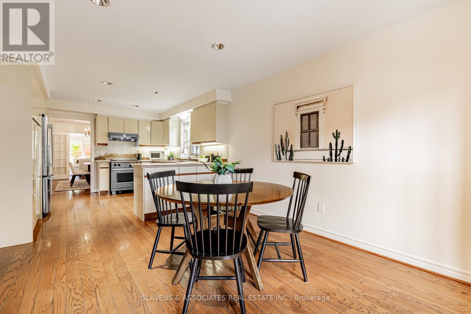 2397 Marisa Court, Mississauga, Ontario  L5K 2P7 - Photo 11 - W12483837