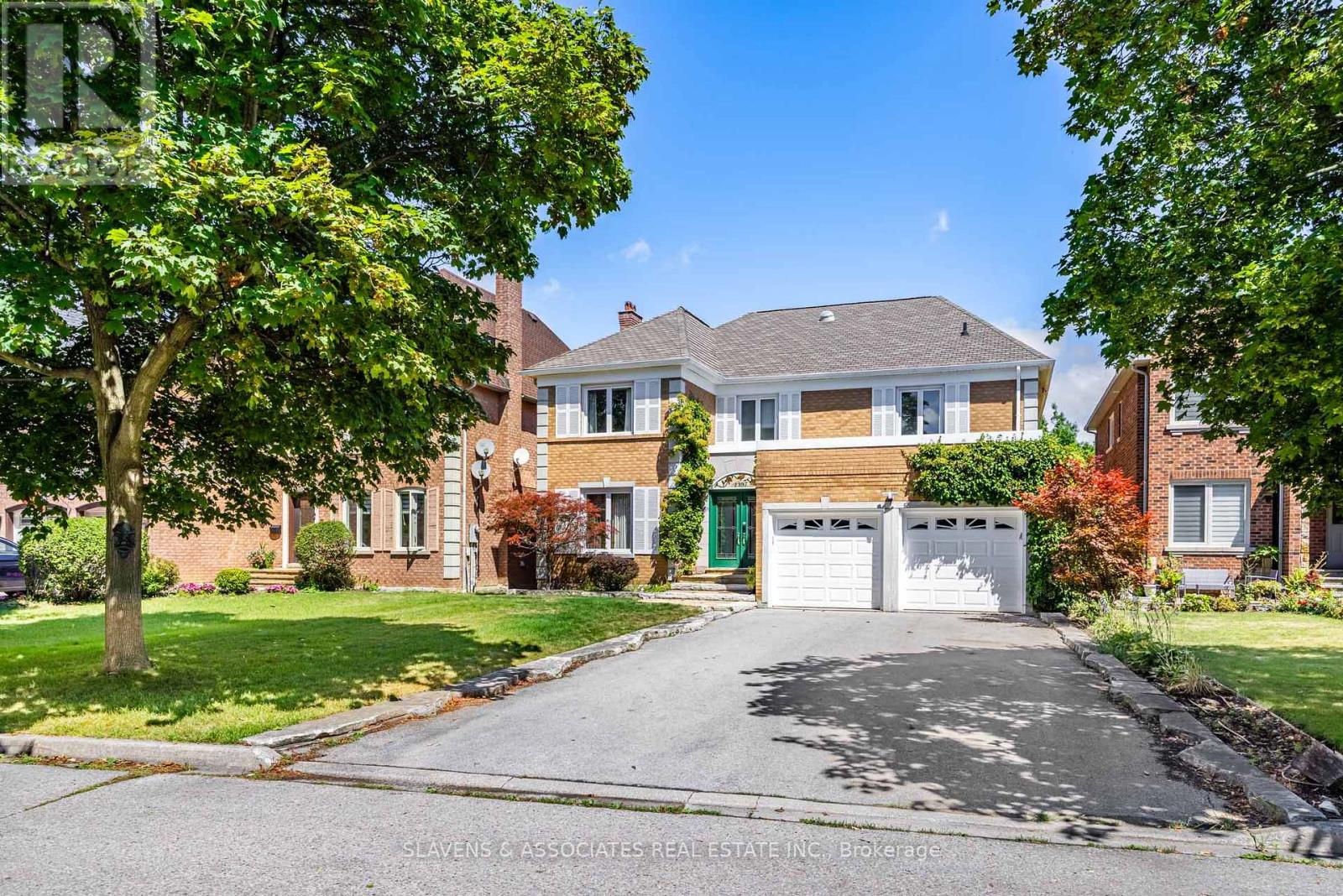 2397 Marisa Court, Mississauga, Ontario  L5K 2P7 - Photo 2 - W12483837