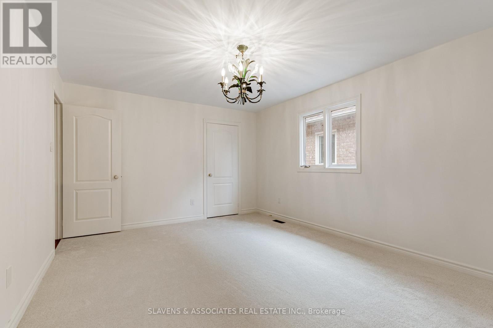 2397 Marisa Court, Mississauga, Ontario  L5K 2P7 - Photo 29 - W12483837