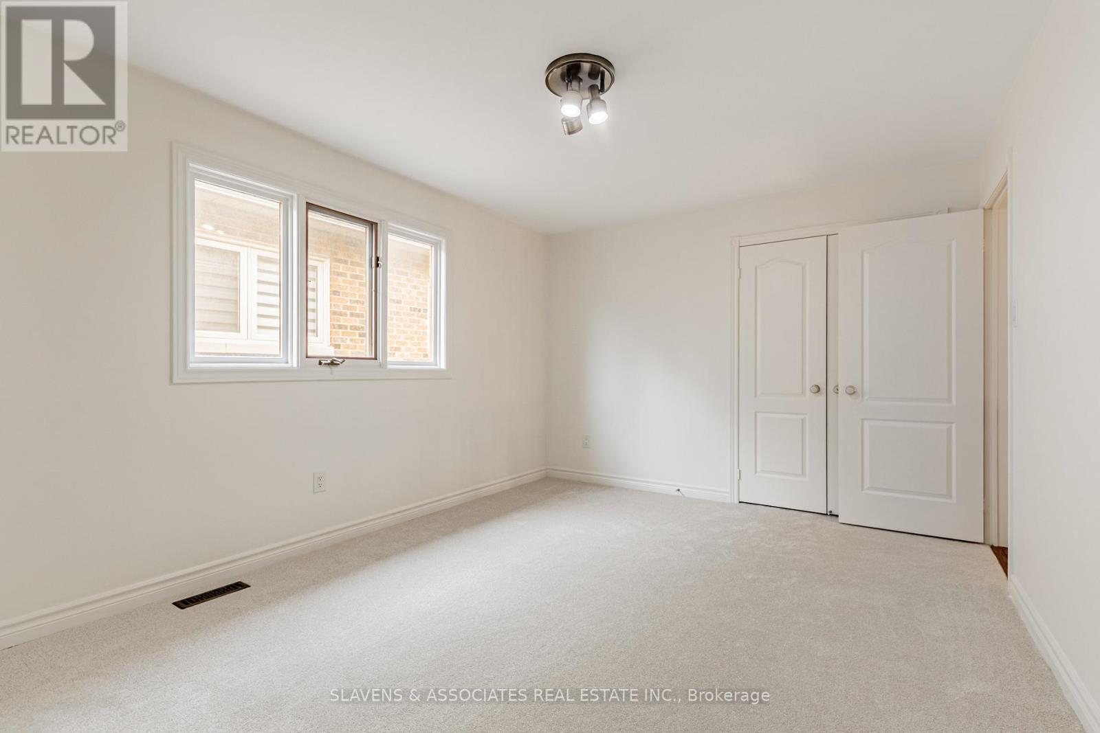 2397 Marisa Court, Mississauga, Ontario  L5K 2P7 - Photo 31 - W12483837