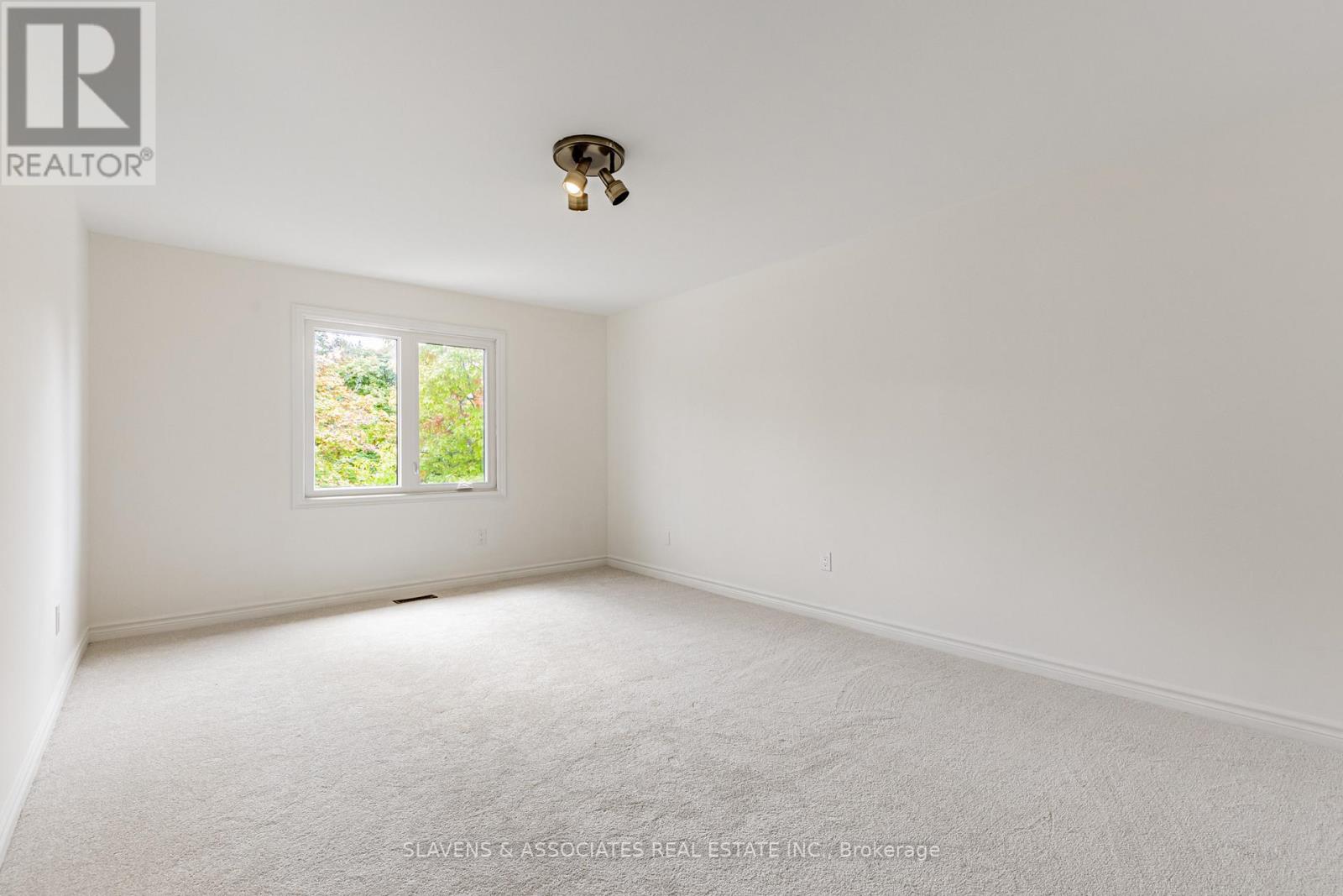 2397 Marisa Court, Mississauga, Ontario  L5K 2P7 - Photo 37 - W12483837
