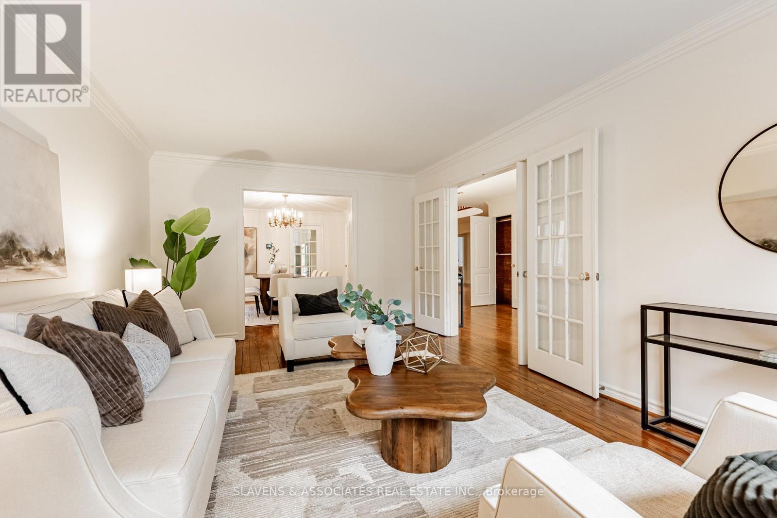 2397 Marisa Court, Mississauga, Ontario  L5K 2P7 - Photo 6 - W12483837