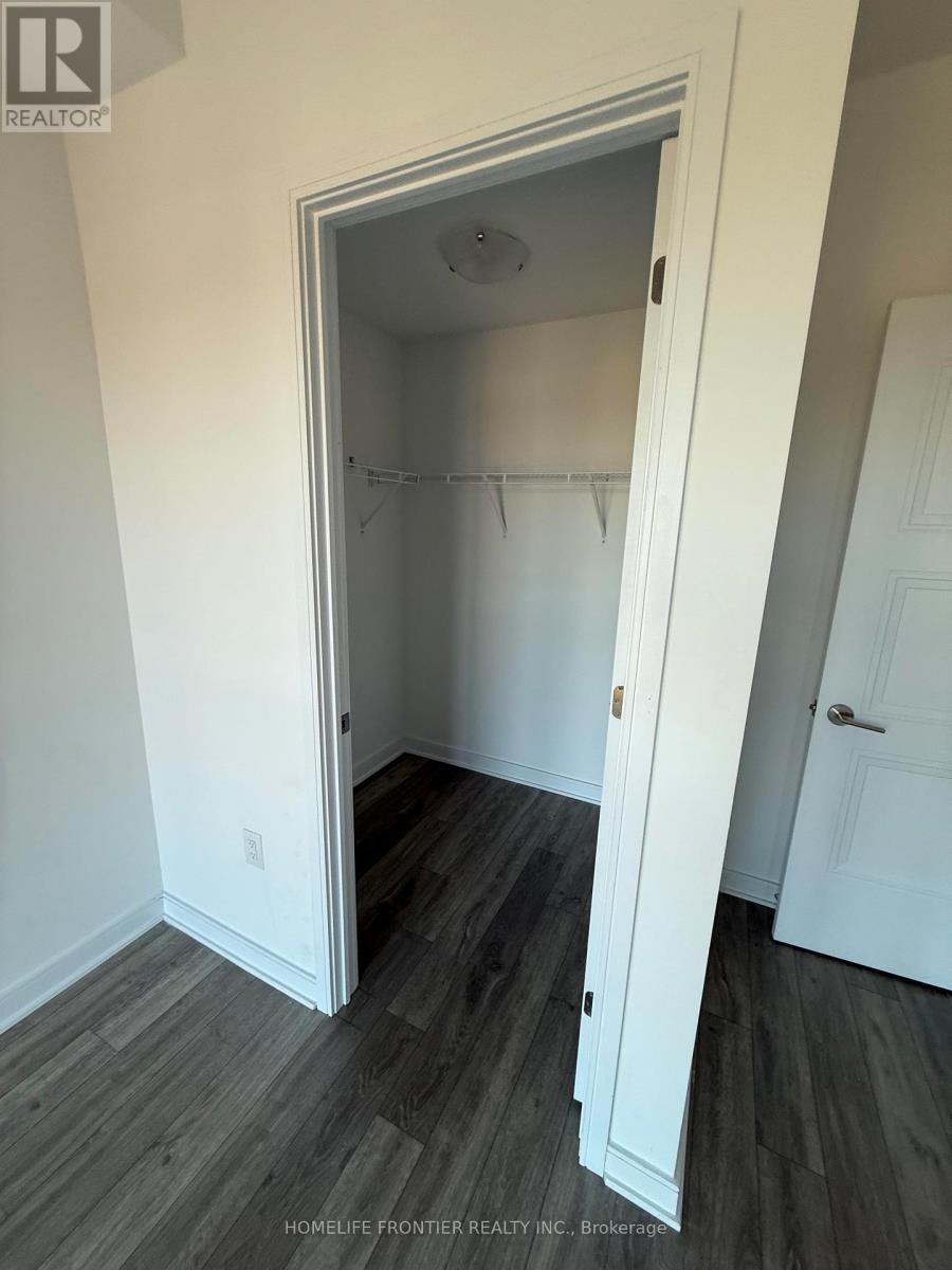 909 - 25 Neighbourhood Lane, Toronto, Ontario  M8Y 0C4 - Photo 7 - W12483857
