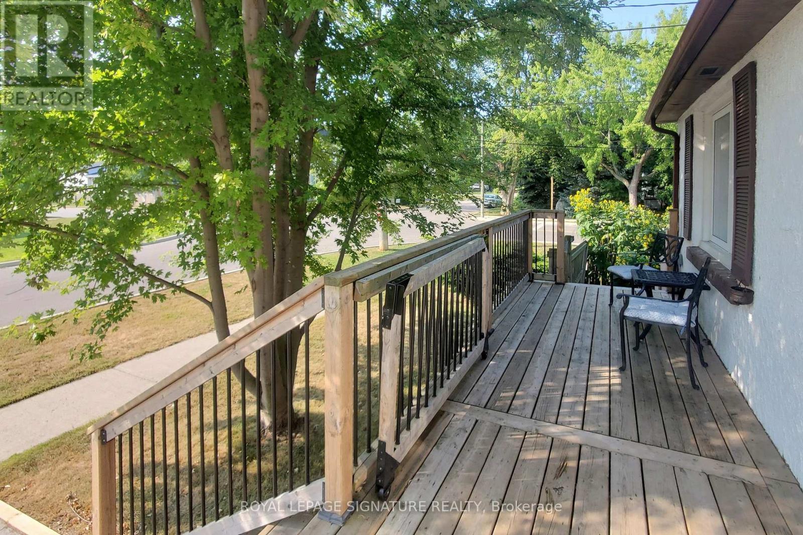 871 Tenth Street, Mississauga, Ontario  L5E 1S8 - Photo 3 - W12483880