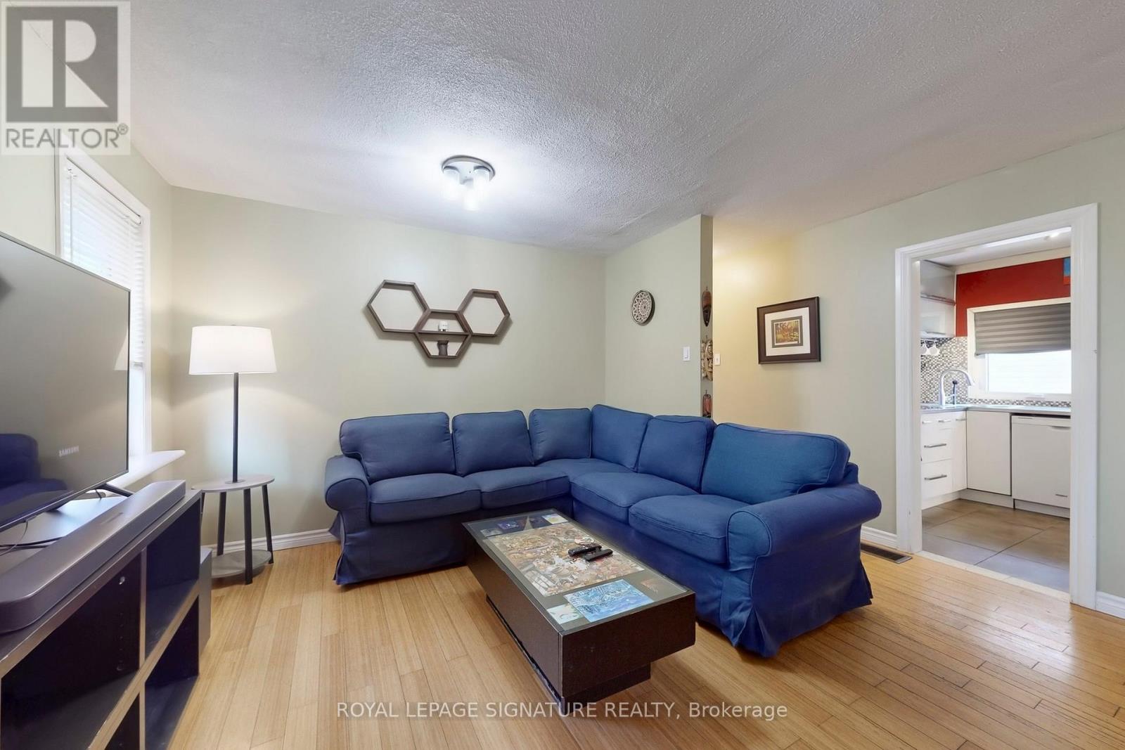 871 Tenth Street, Mississauga, Ontario  L5E 1S8 - Photo 4 - W12483880