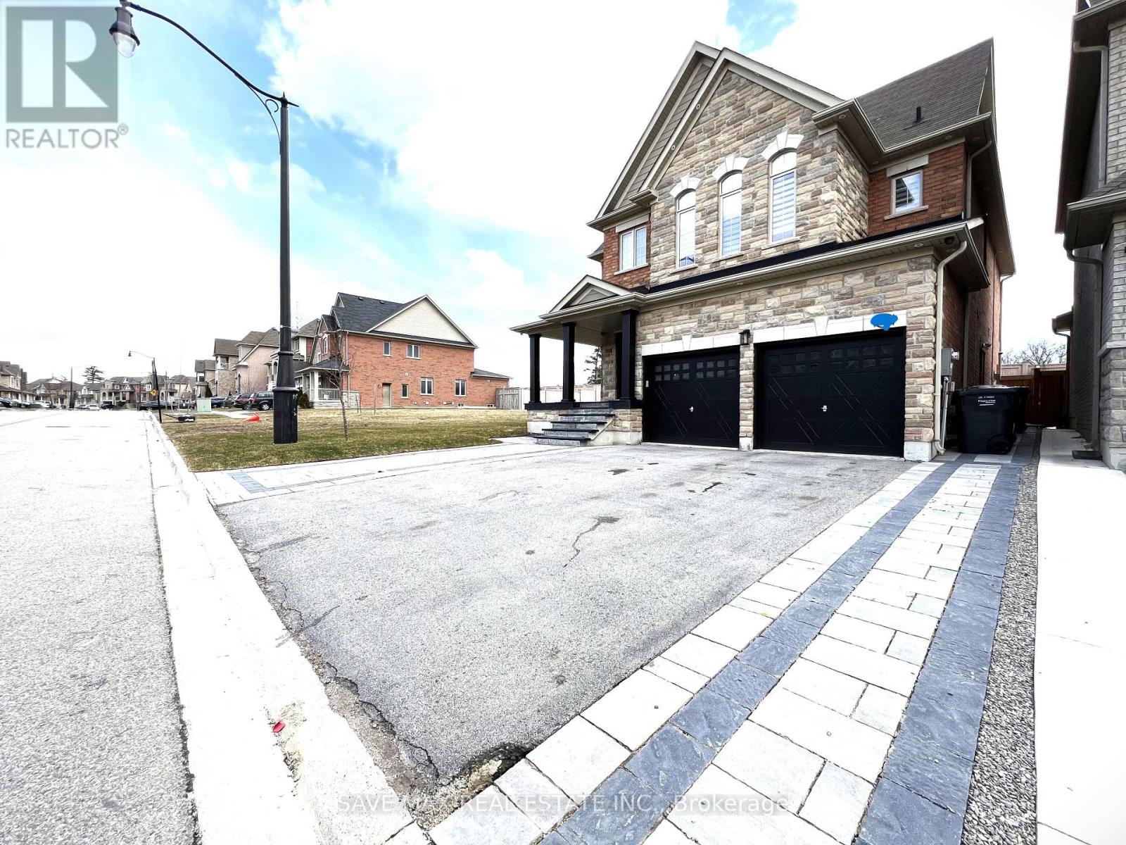116 Leadership Drive, Brampton, Ontario  L6Y 5T4 - Photo 1 - W12483883