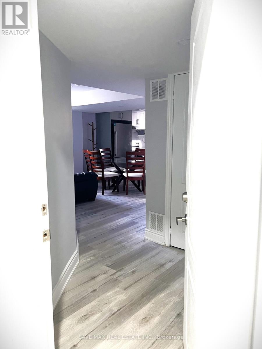 116 Leadership Drive, Brampton, Ontario  L6Y 5T4 - Photo 4 - W12483883