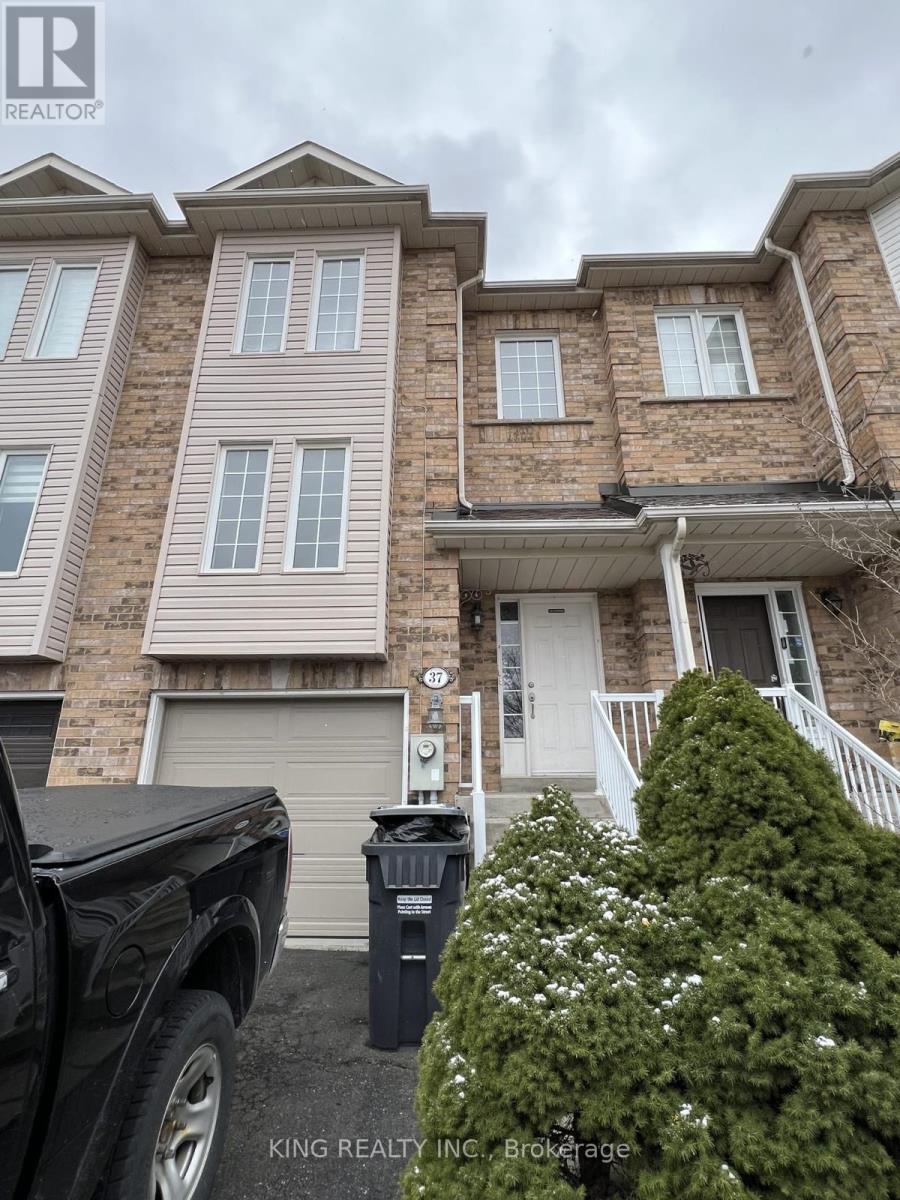 37 Wilmont Court, Brampton, Ontario  L6X 4Z4 - Photo 1 - W12483889