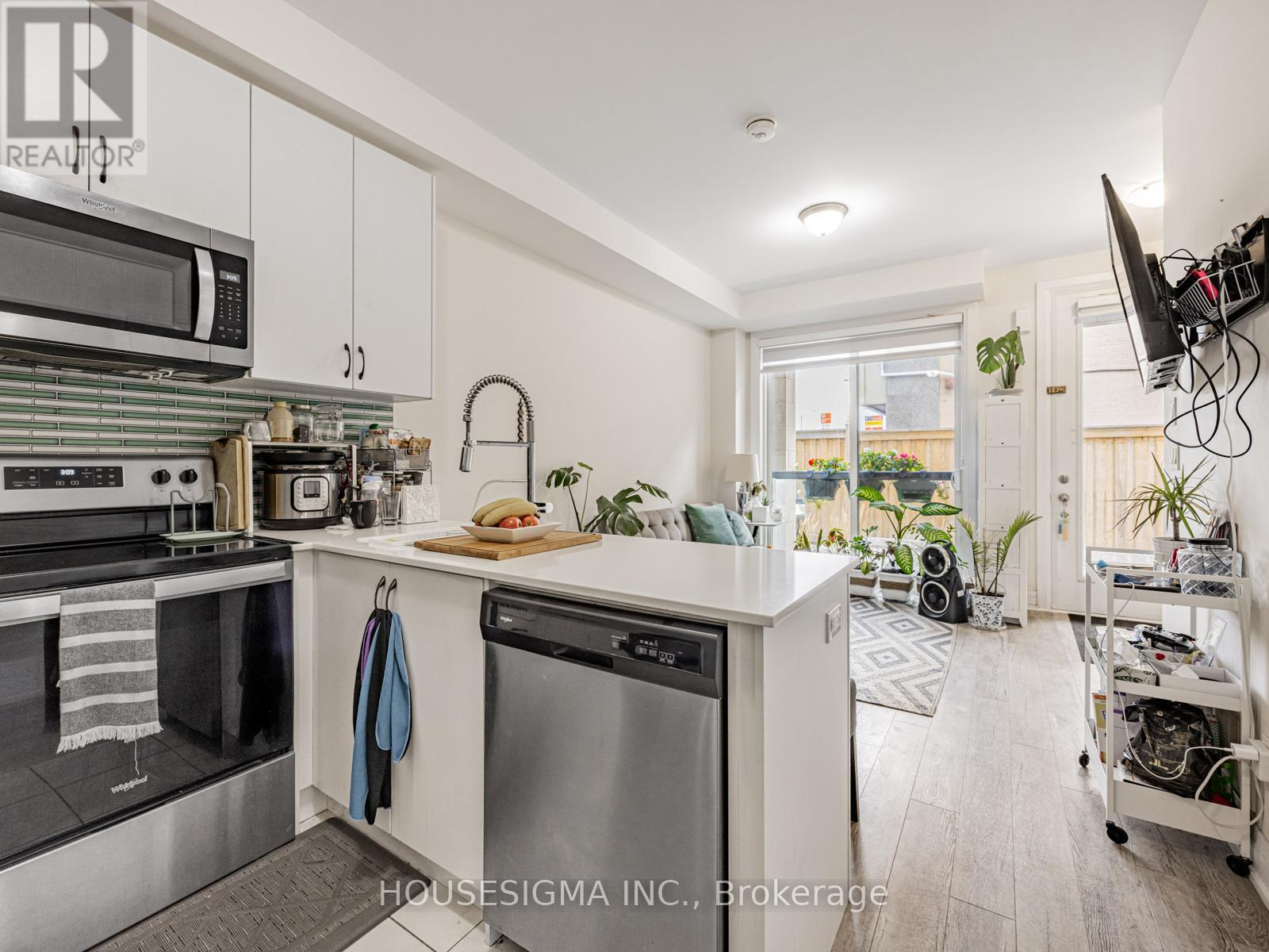 5 - 713 Lawrence Avenue W, Toronto, Ontario  M6A 1B4 - Photo 13 - W12483890