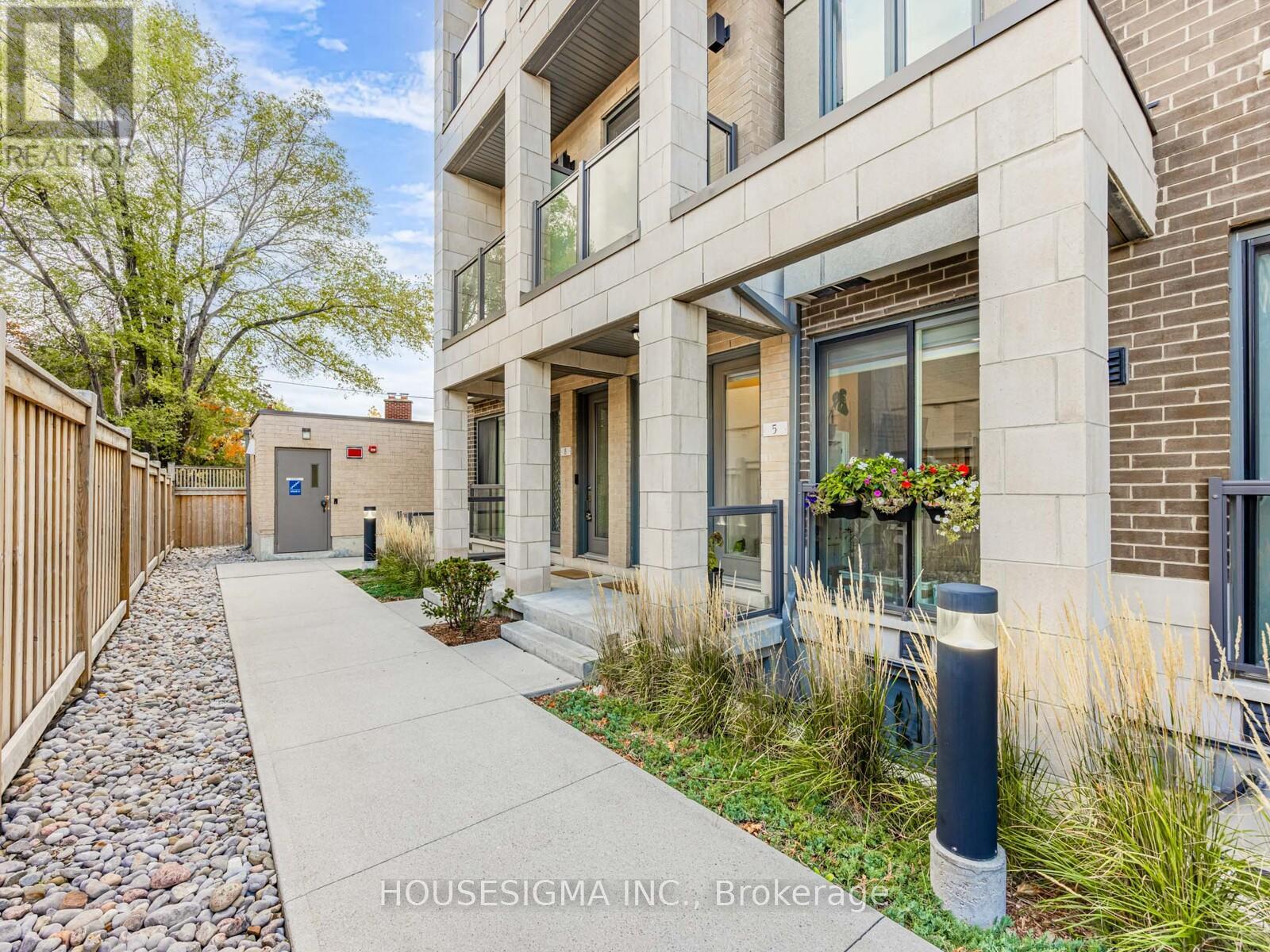 5 - 713 Lawrence Avenue W, Toronto, Ontario  M6A 1B4 - Photo 4 - W12483890