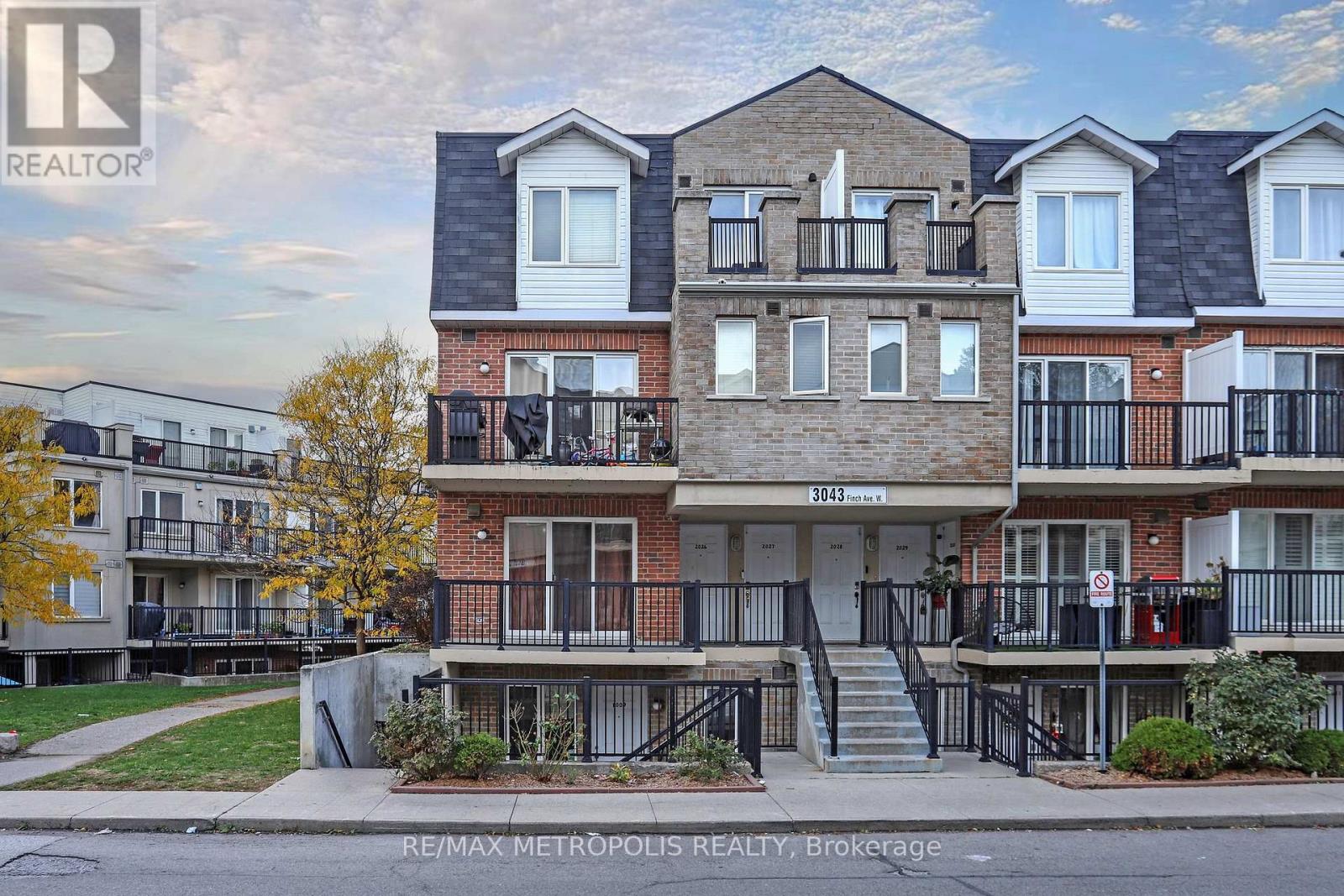 2025 - 3043 FINCH AVENUE W, Toronto, Ontario