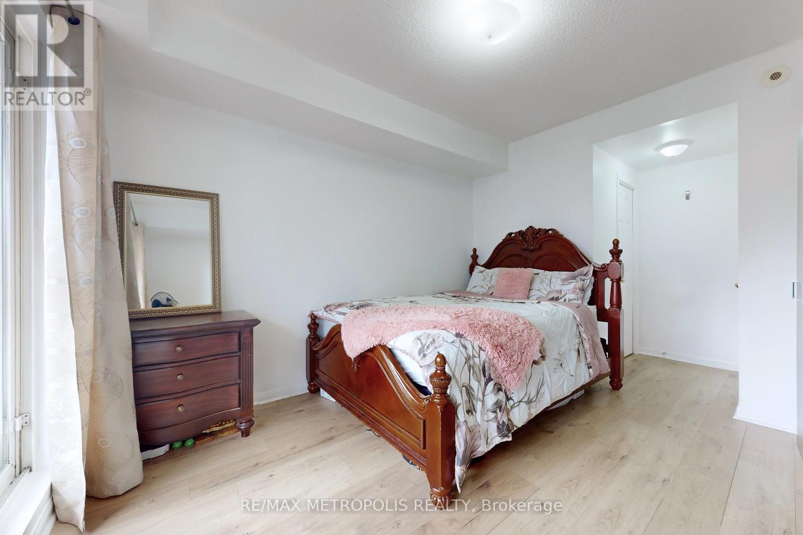 2025 - 3043 Finch Avenue W, Toronto, Ontario  M9M 0A4 - Photo 15 - W12483898