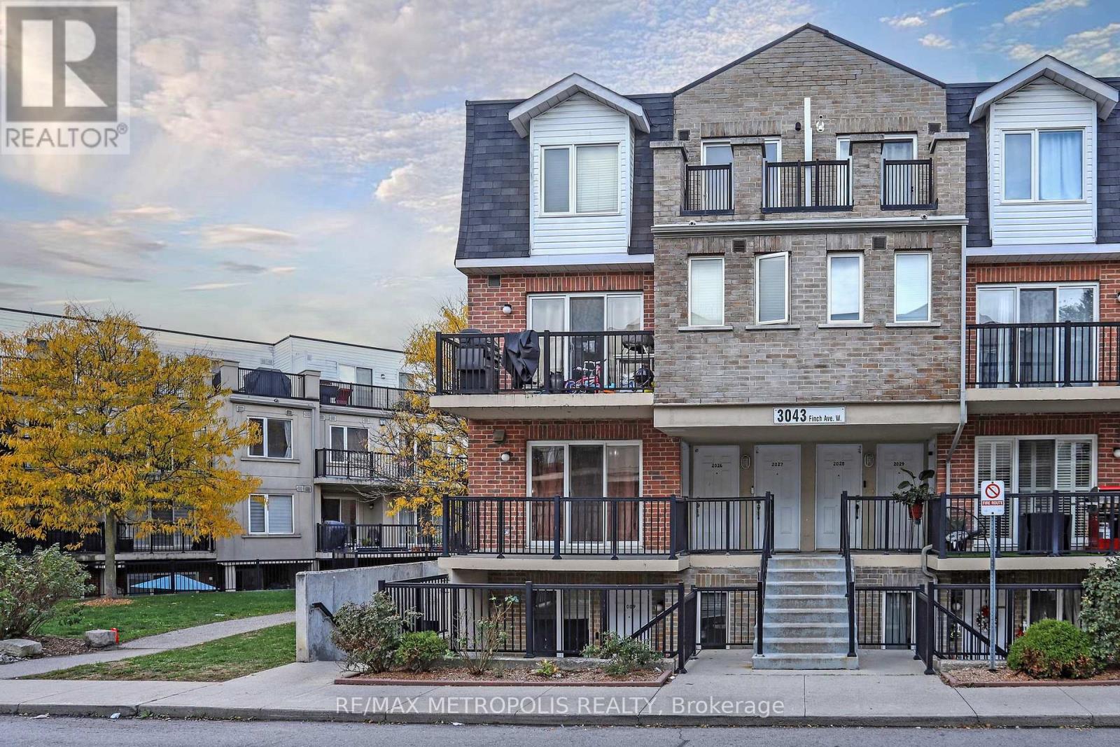 2025 - 3043 Finch Avenue W, Toronto, Ontario  M9M 0A4 - Photo 26 - W12483898