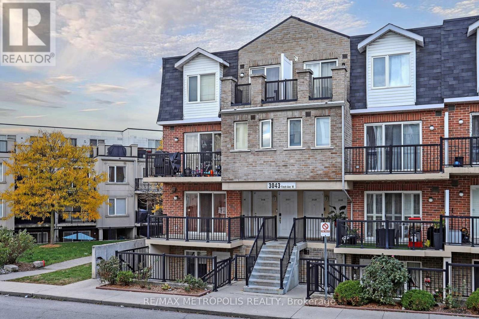 2025 - 3043 Finch Avenue W, Toronto, Ontario  M9M 0A4 - Photo 27 - W12483898