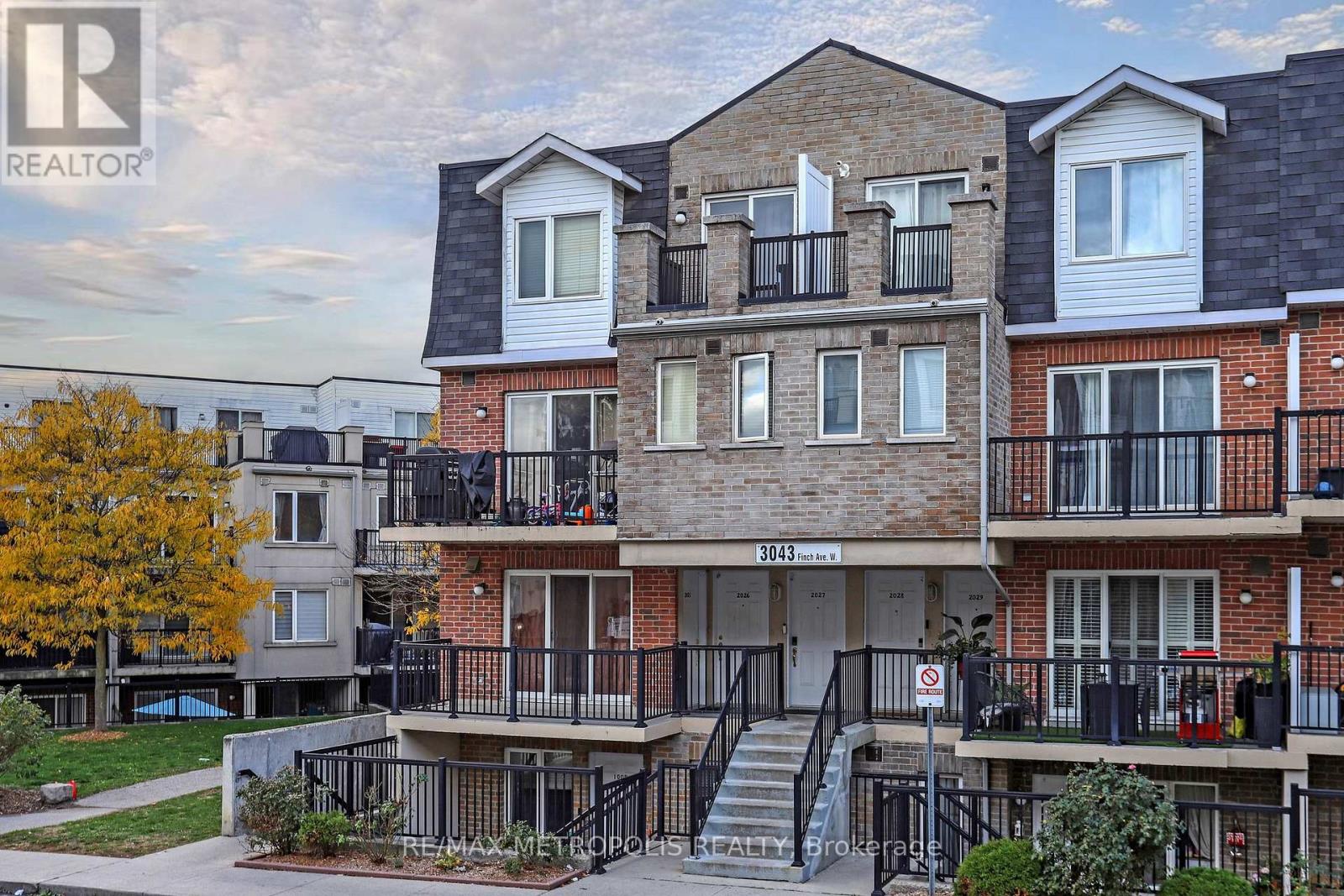 2025 - 3043 Finch Avenue W, Toronto, Ontario  M9M 0A4 - Photo 28 - W12483898