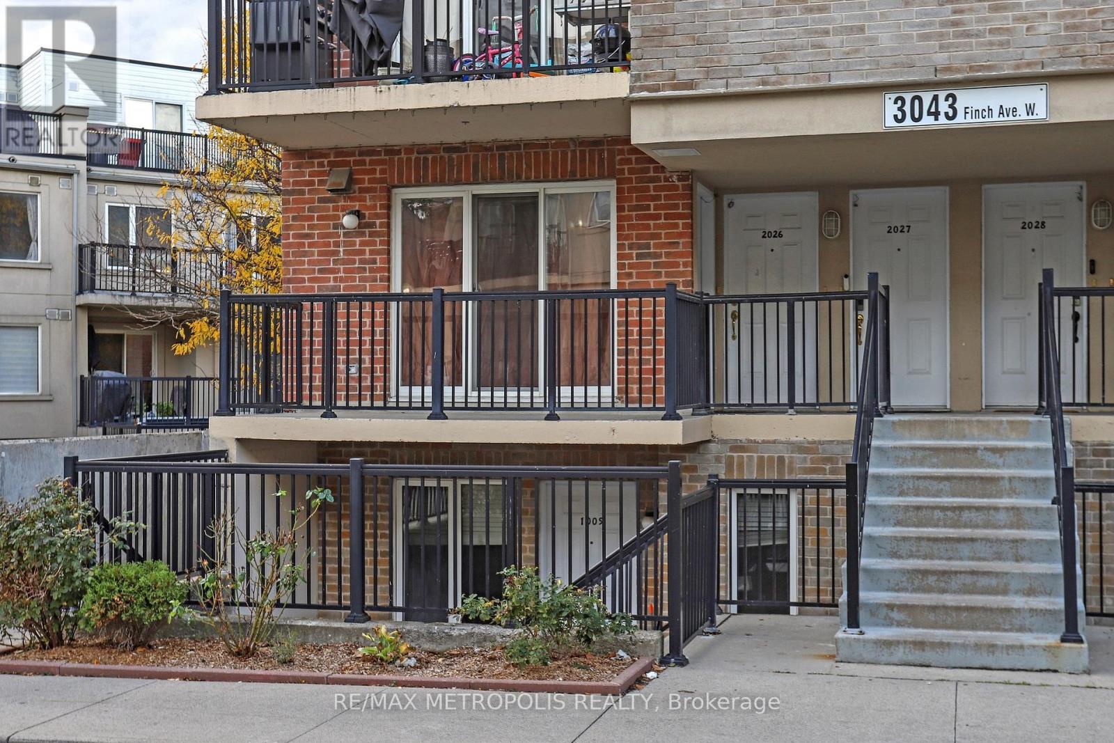 2025 - 3043 Finch Avenue W, Toronto, Ontario  M9M 0A4 - Photo 30 - W12483898