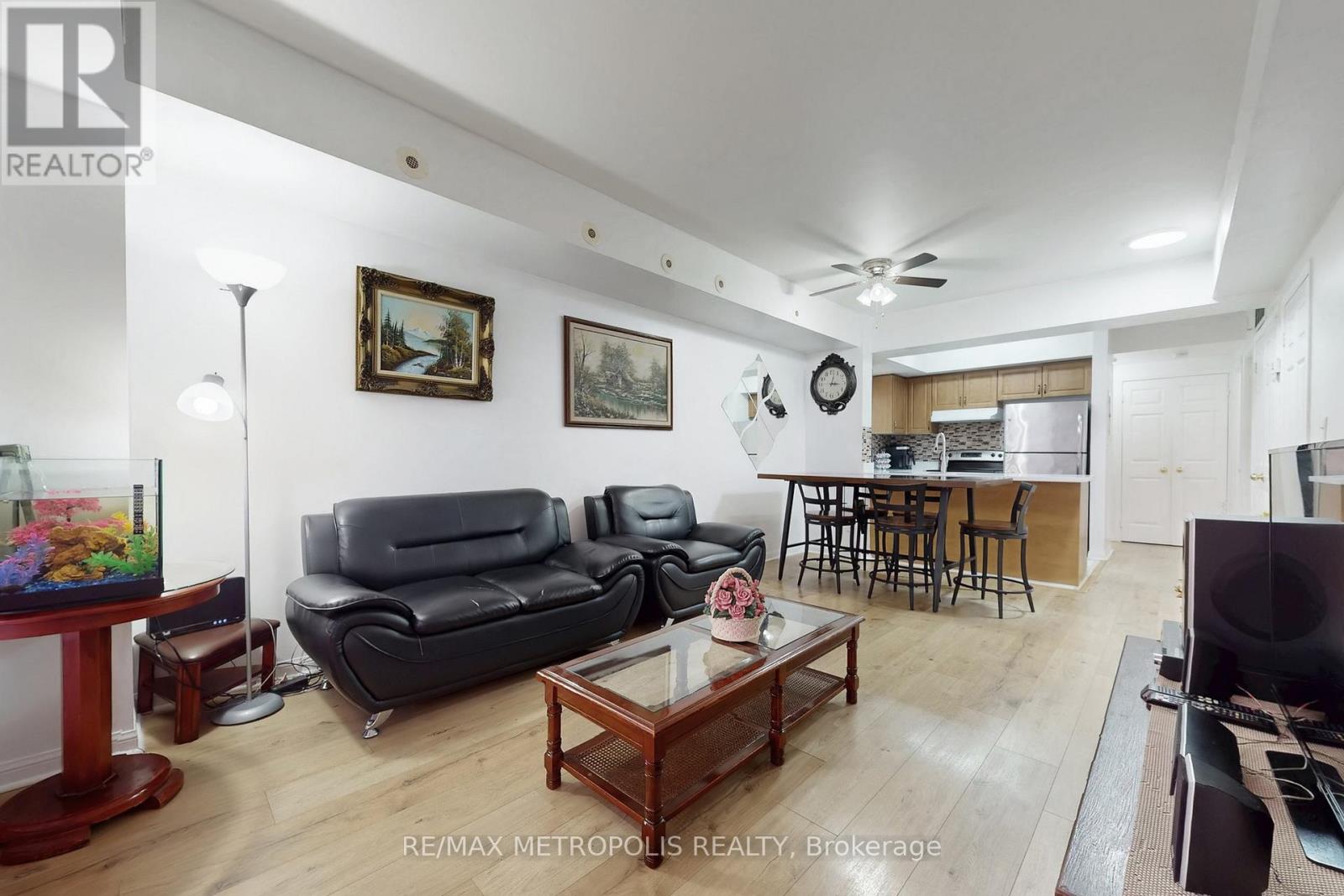 2025 - 3043 Finch Avenue W, Toronto, Ontario  M9M 0A4 - Photo 5 - W12483898