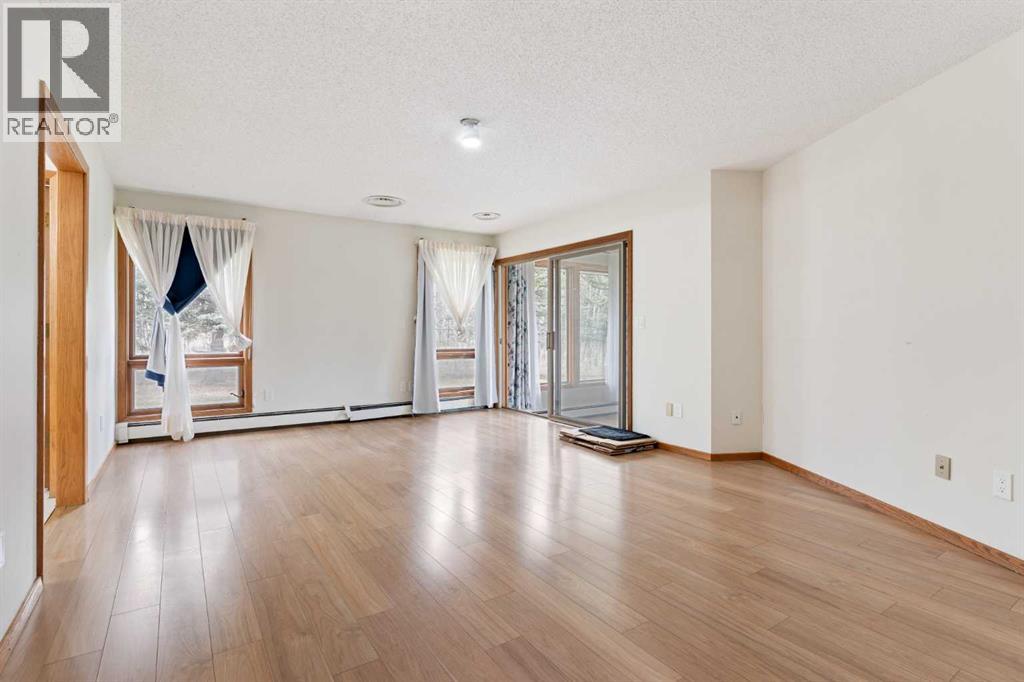 1008 Shawnee Drive Sw, Calgary, Alberta  T2Y 2T9 - Photo 21 - A2247245