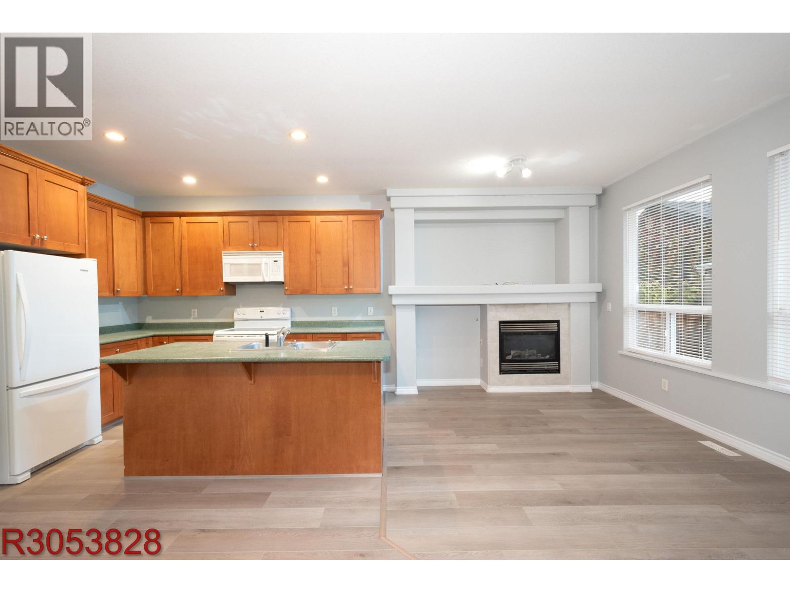 24105 102 Avenue, Maple Ridge, British Columbia  V2W 2A2 - Photo 10 - R3053828