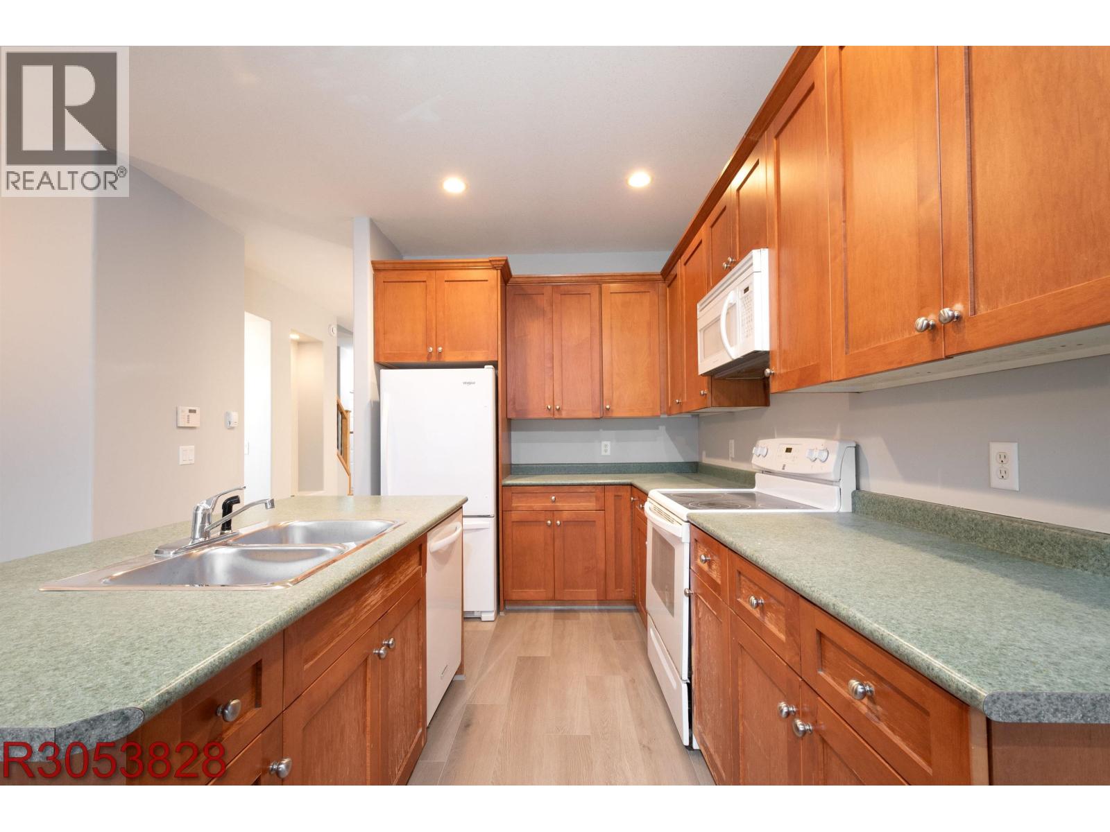 24105 102 Avenue, Maple Ridge, British Columbia  V2W 2A2 - Photo 11 - R3053828