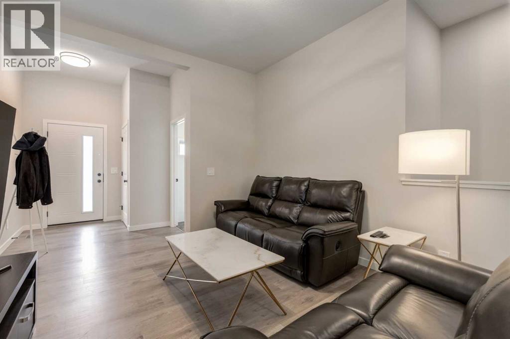 812 Reynolds Manor Sw, Airdrie, Alberta  T4B 5G2 - Photo 5 - A2249629