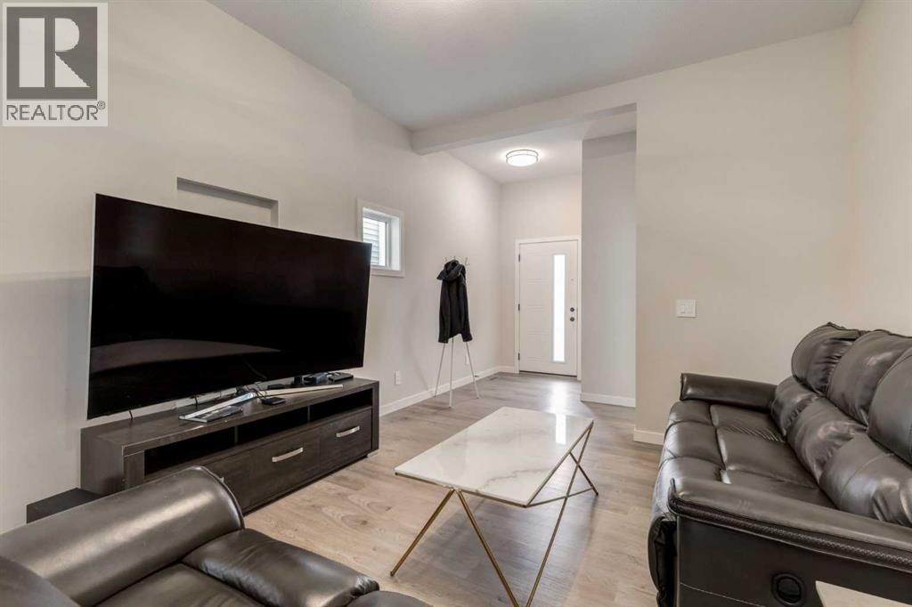 812 Reynolds Manor Sw, Airdrie, Alberta  T4B 5G2 - Photo 6 - A2249629