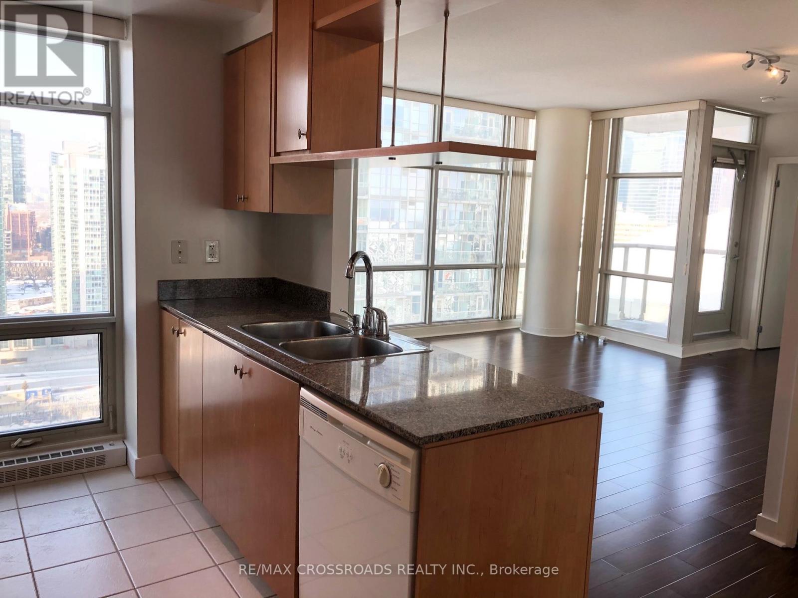 2806 - 35 Mariner Terrace, Toronto, Ontario  M5V 3V9 - Photo 2 - C12483578