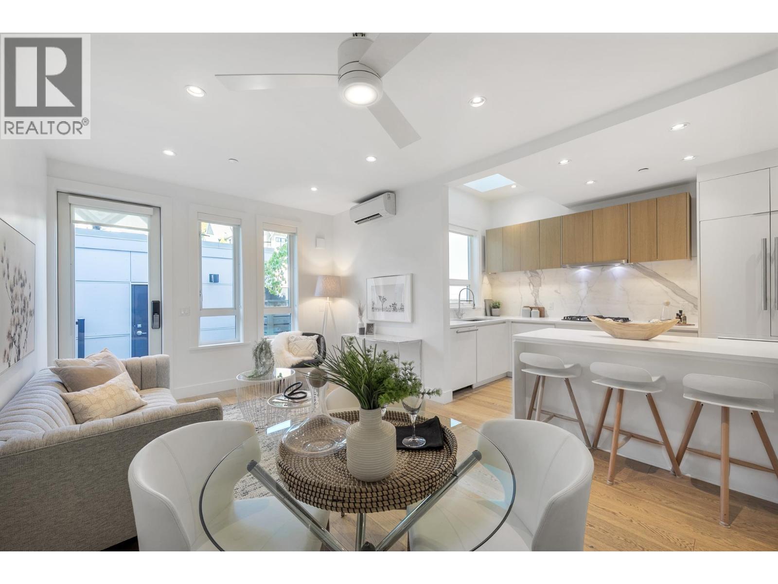 2431 W Broadway Street, Vancouver, British Columbia  V6K 2E8 - Photo 15 - R3061987