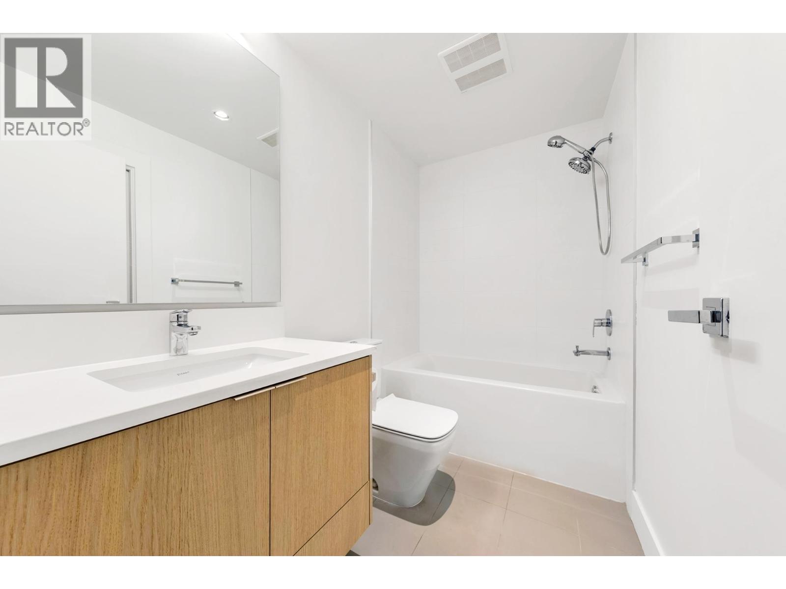 2431 W Broadway Street, Vancouver, British Columbia  V6K 2E8 - Photo 35 - R3061987