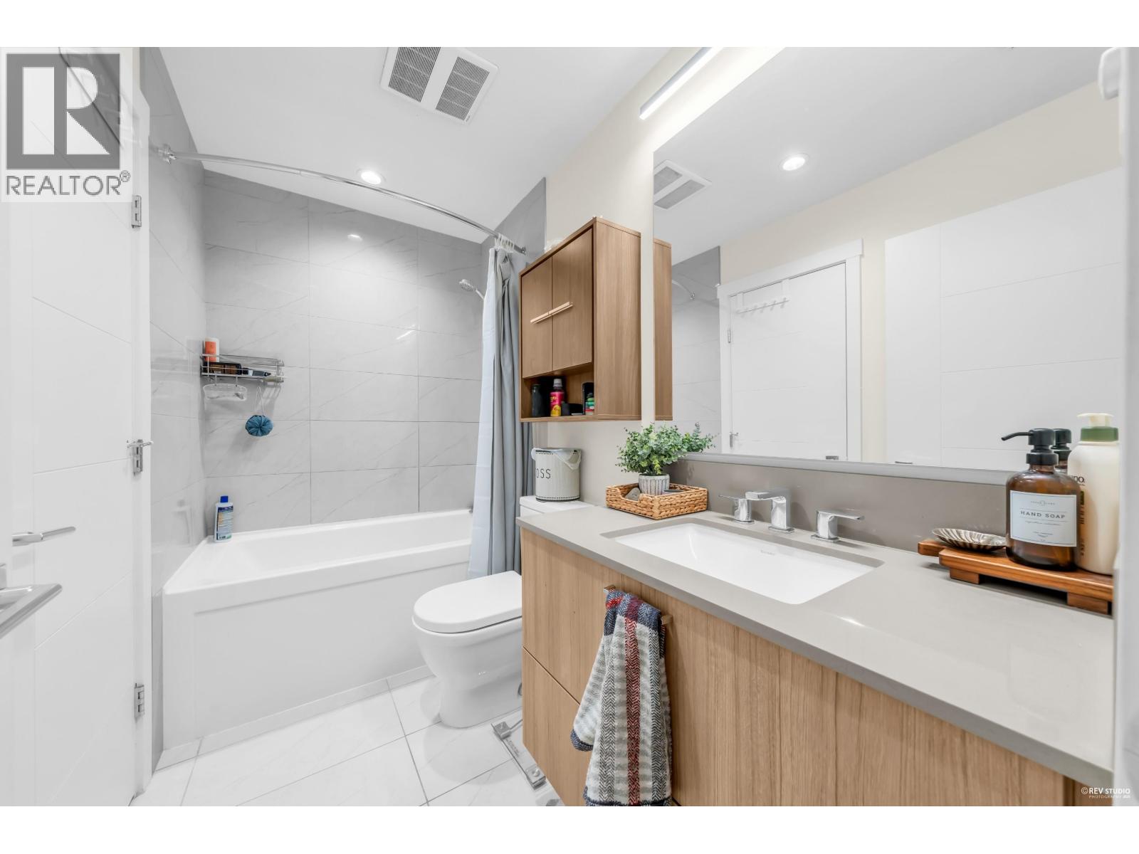 113 707 Como Lake Avenue, Coquitlam, British Columbia  V3J 0J5 - Photo 18 - R3061991