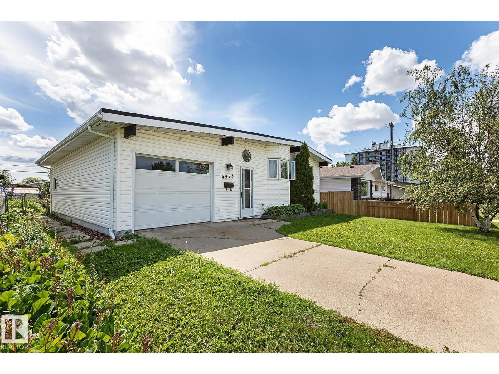 9523 134 Av Nw, Edmonton, Alberta  T5E 1H8 - Photo 3 - E4463634