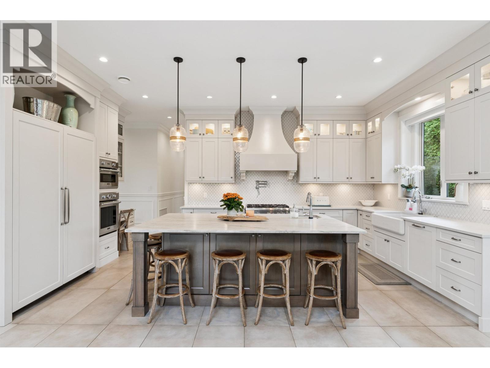 7863 Walmsley Court, Burnaby, British Columbia  V5E 3X3 - Photo 10 - R3062005