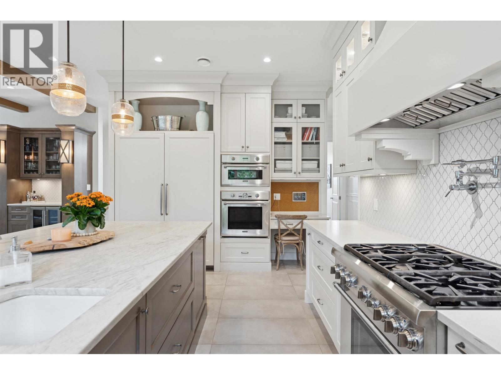 7863 Walmsley Court, Burnaby, British Columbia  V5E 3X3 - Photo 12 - R3062005