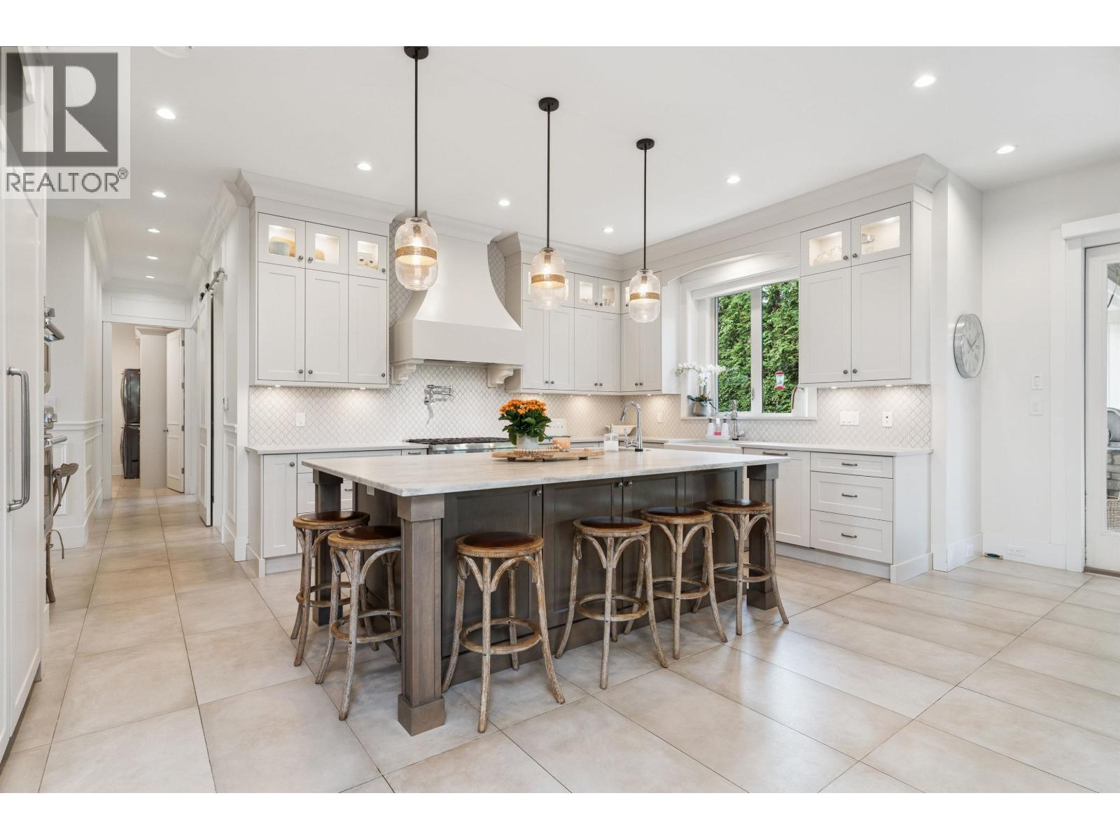 7863 Walmsley Court, Burnaby, British Columbia  V5E 3X3 - Photo 9 - R3062005