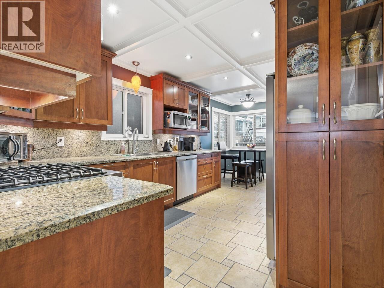 4767 Union Street, Burnaby, British Columbia  V5C 2Y5 - Photo 6 - R3062006