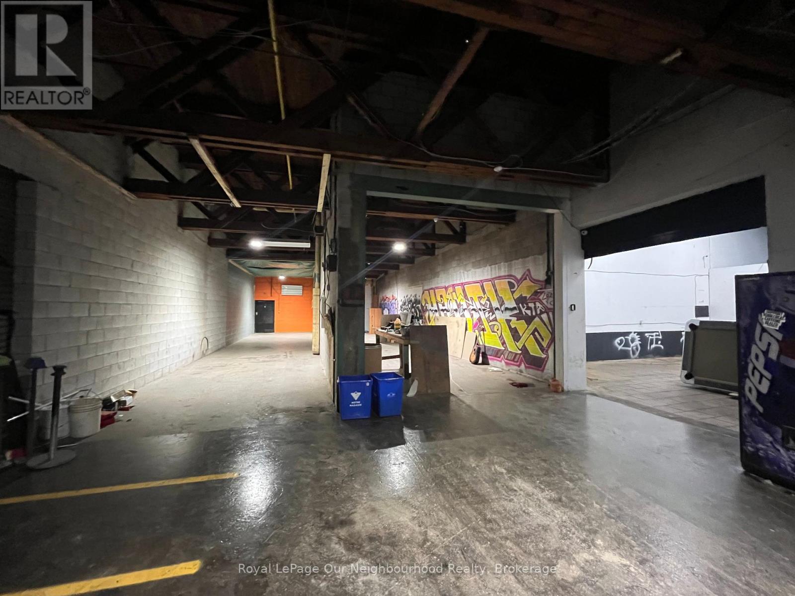 236 Burgar Street, Welland, Ontario  L3B 2T4 - Photo 5 - X12483846