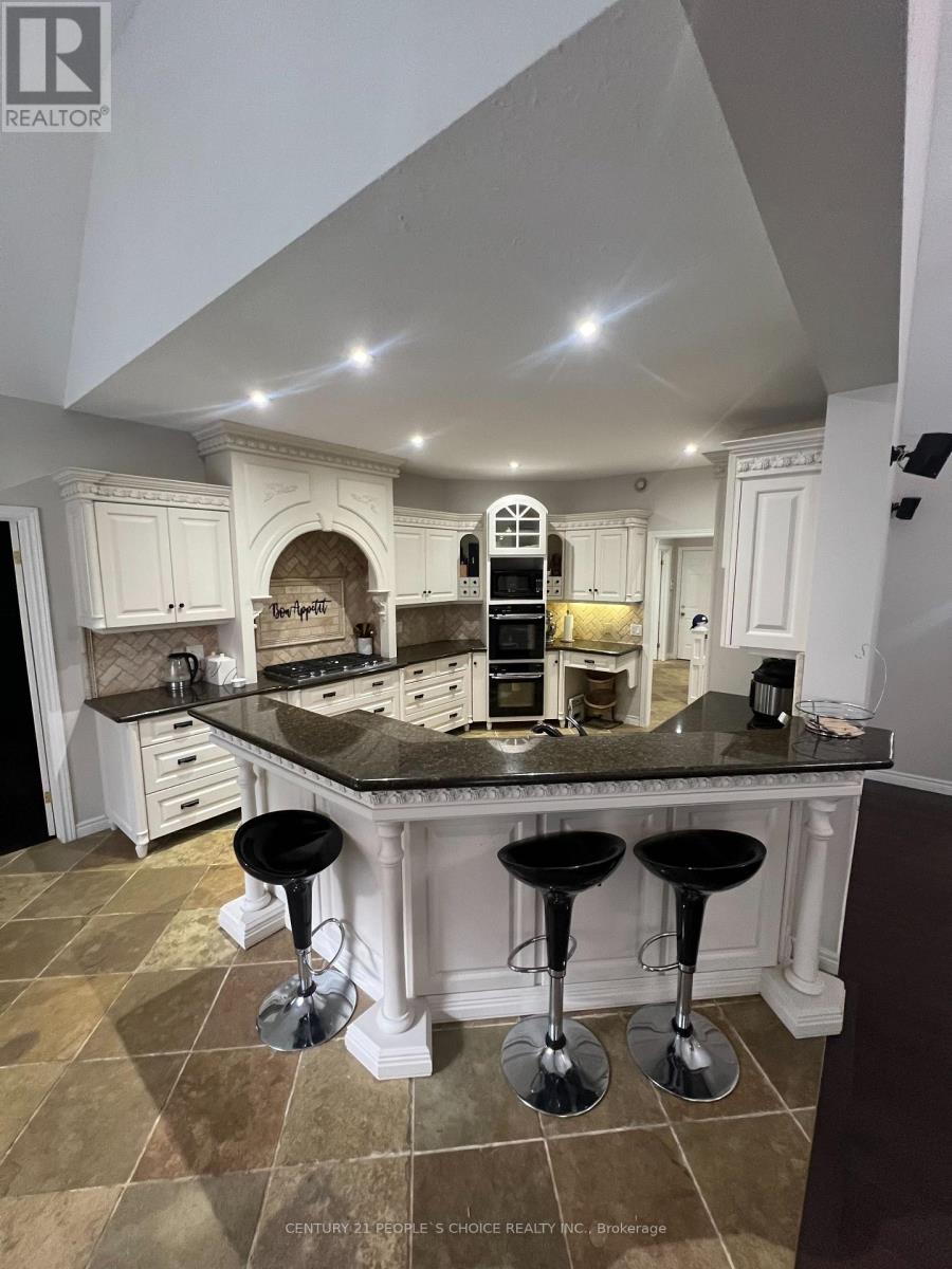 6 Fox Run Road, Puslinch, Ontario  N1H 6H9 - Photo 6 - X12483851