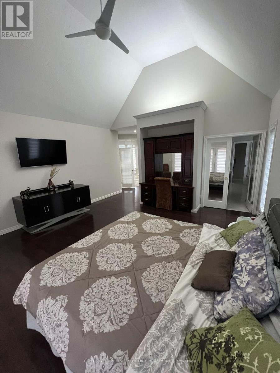 Upper - 6 Fox Run Road, Puslinch, Ontario  N1H 6H9 - Photo 14 - X12483871
