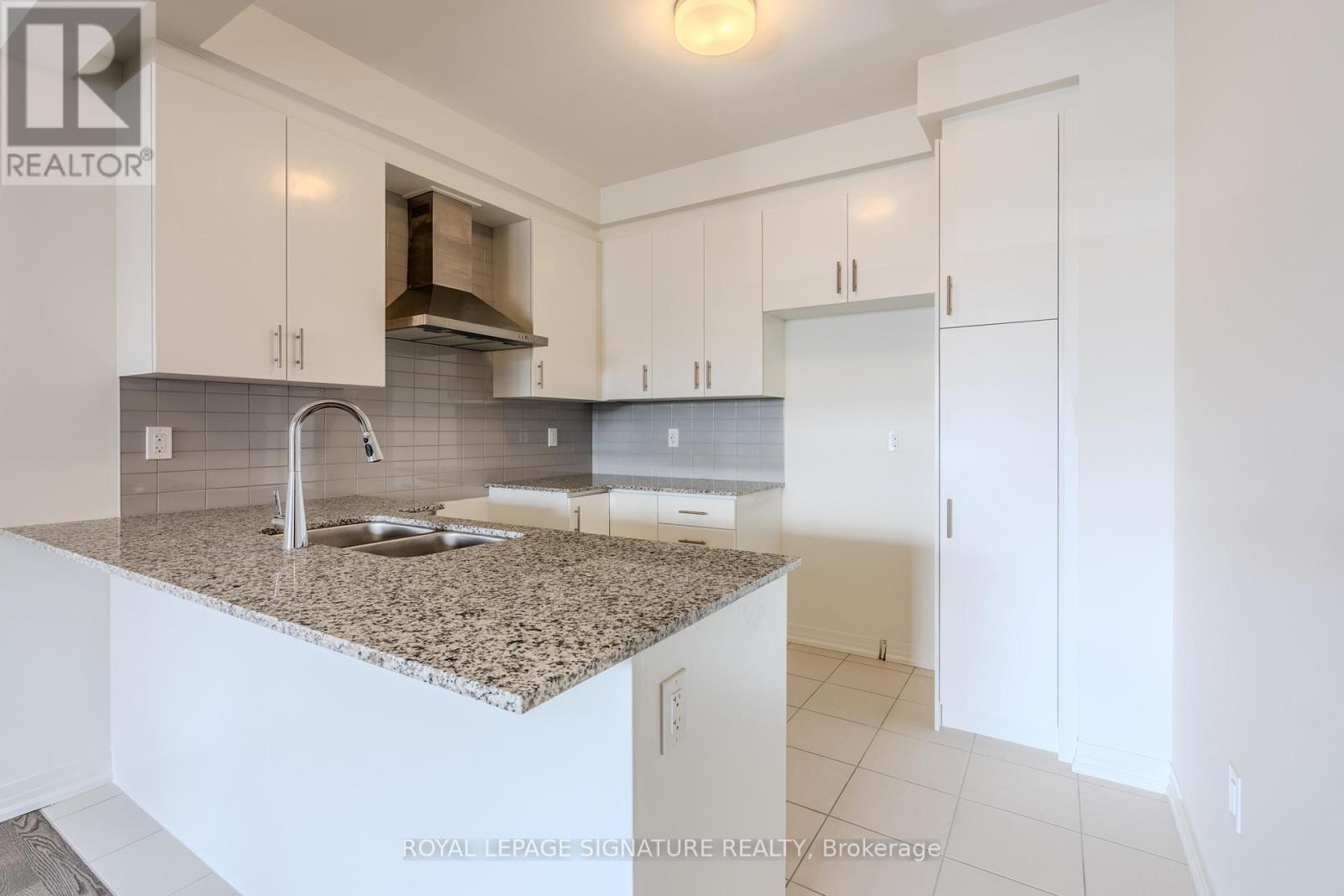 10 Timberfall Drive, Brampton, Ontario  L7A 5L9 - Photo 8 - W12483591