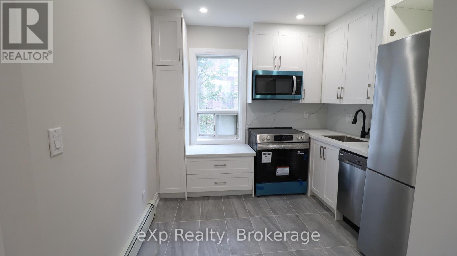 3 - 2002 Queen Street E, Toronto, Ontario  M4L 1J3 - Photo 7 - E12483716