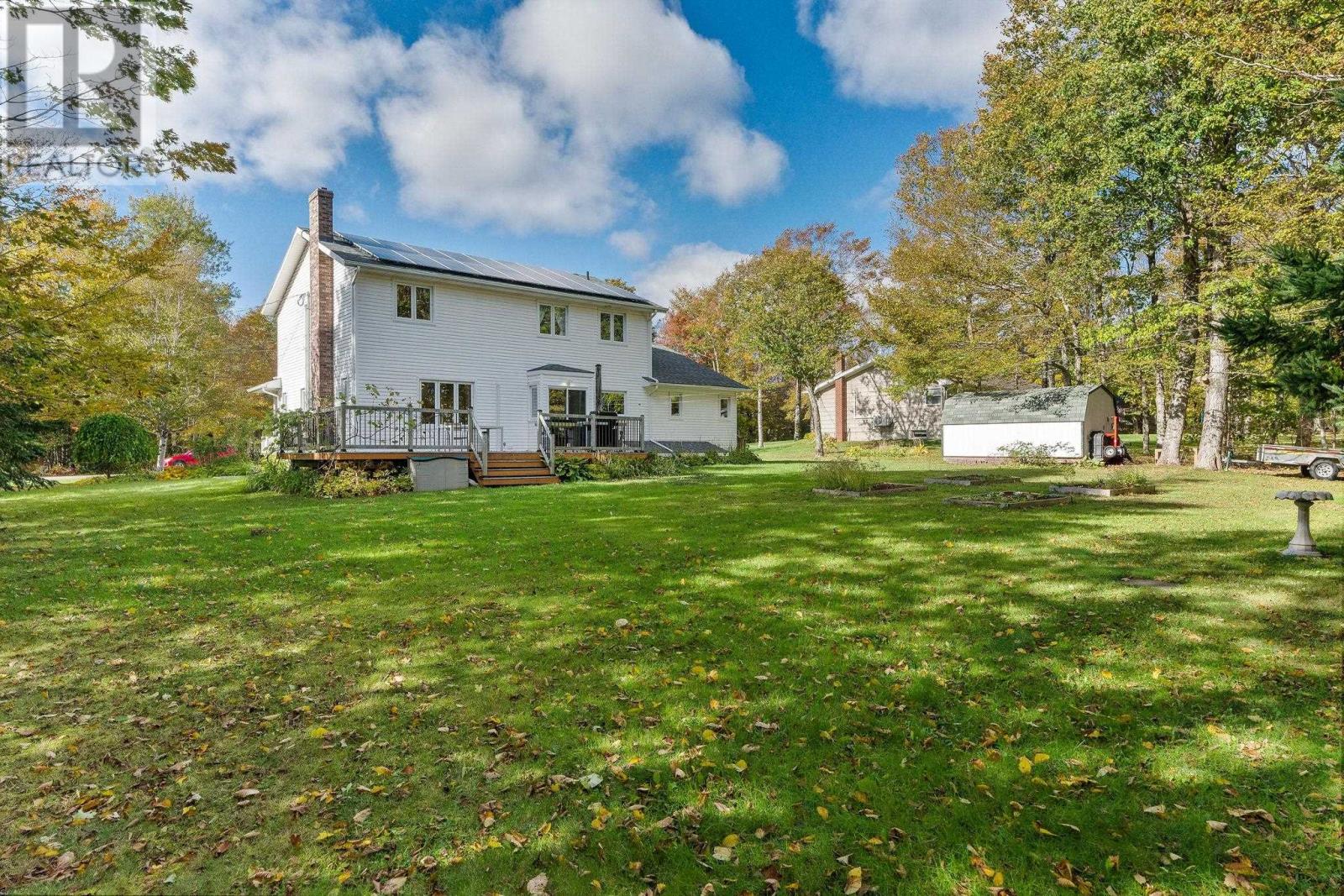 10 Falcon Avenue, Stratford, Prince Edward Island  C1B 1L4 - Photo 3 - 202526685