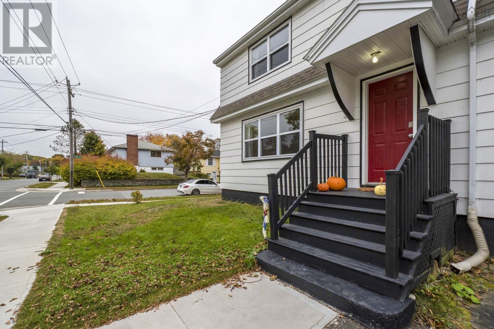 33 Pinehill Road, Dartmouth, Nova Scotia  B3A 2G2 - Photo 3 - 202526362