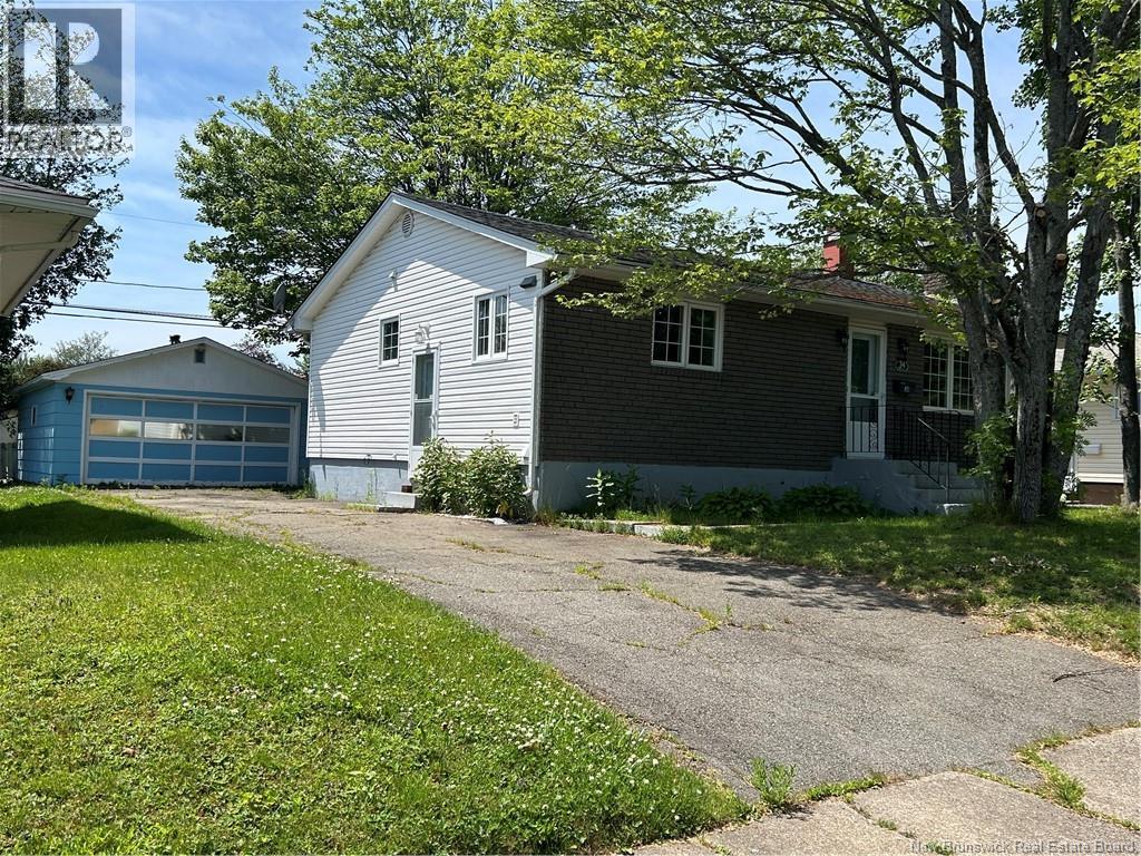 34 Smith Street, Moncton, New Brunswick  E1C 8G2 - Photo 1 - NB128500