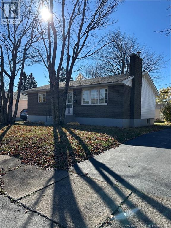 34 Smith Street, Moncton, New Brunswick  E1C 8G2 - Photo 2 - NB128500