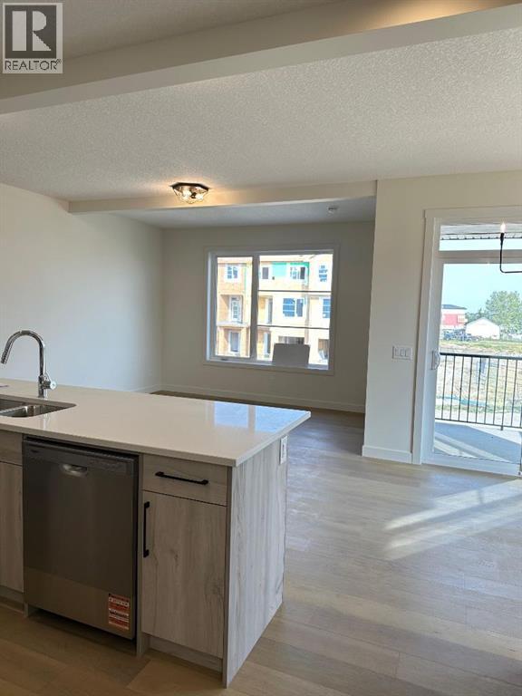 13 Waterford Glen, Chestermere, Alberta  T1X 2T8 - Photo 9 - A2216188